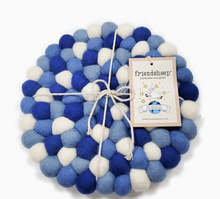 Load image into Gallery viewer, Wool Coasters
